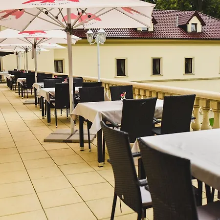 Zamek Kamenny Dvur 4*