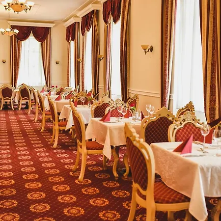 Zamek Kamenny Dvur 4*