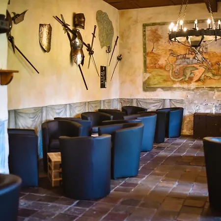 Zamek Kamenny Dvur 4* Kynsperk nad Ohri