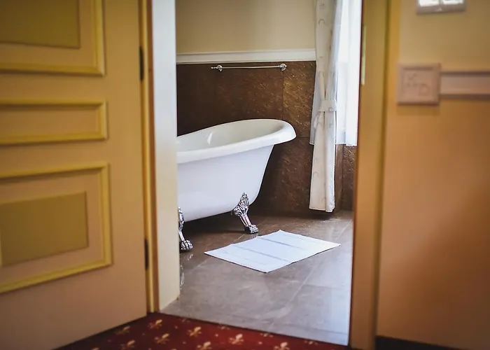 Zamek Kamenny Dvur 4*